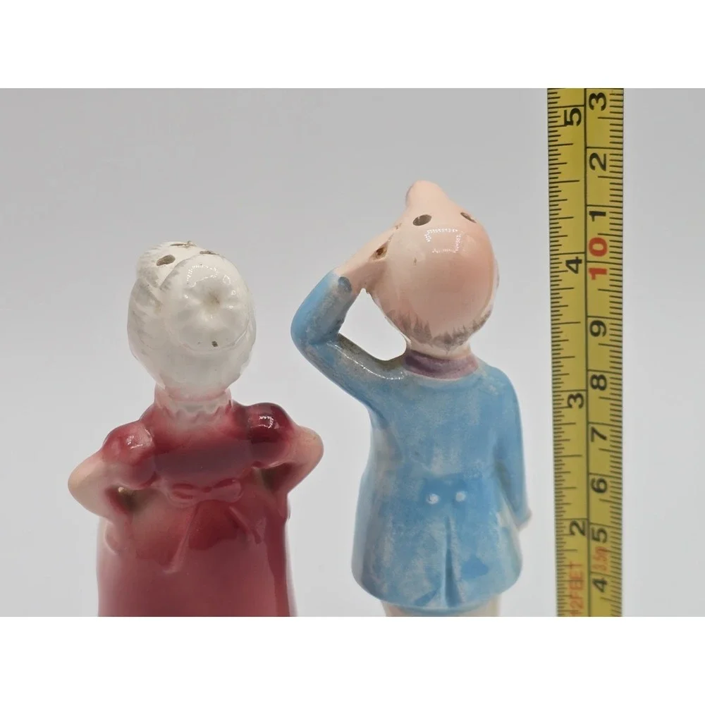 Vtg Enesco Salt & Pepper Shakers 